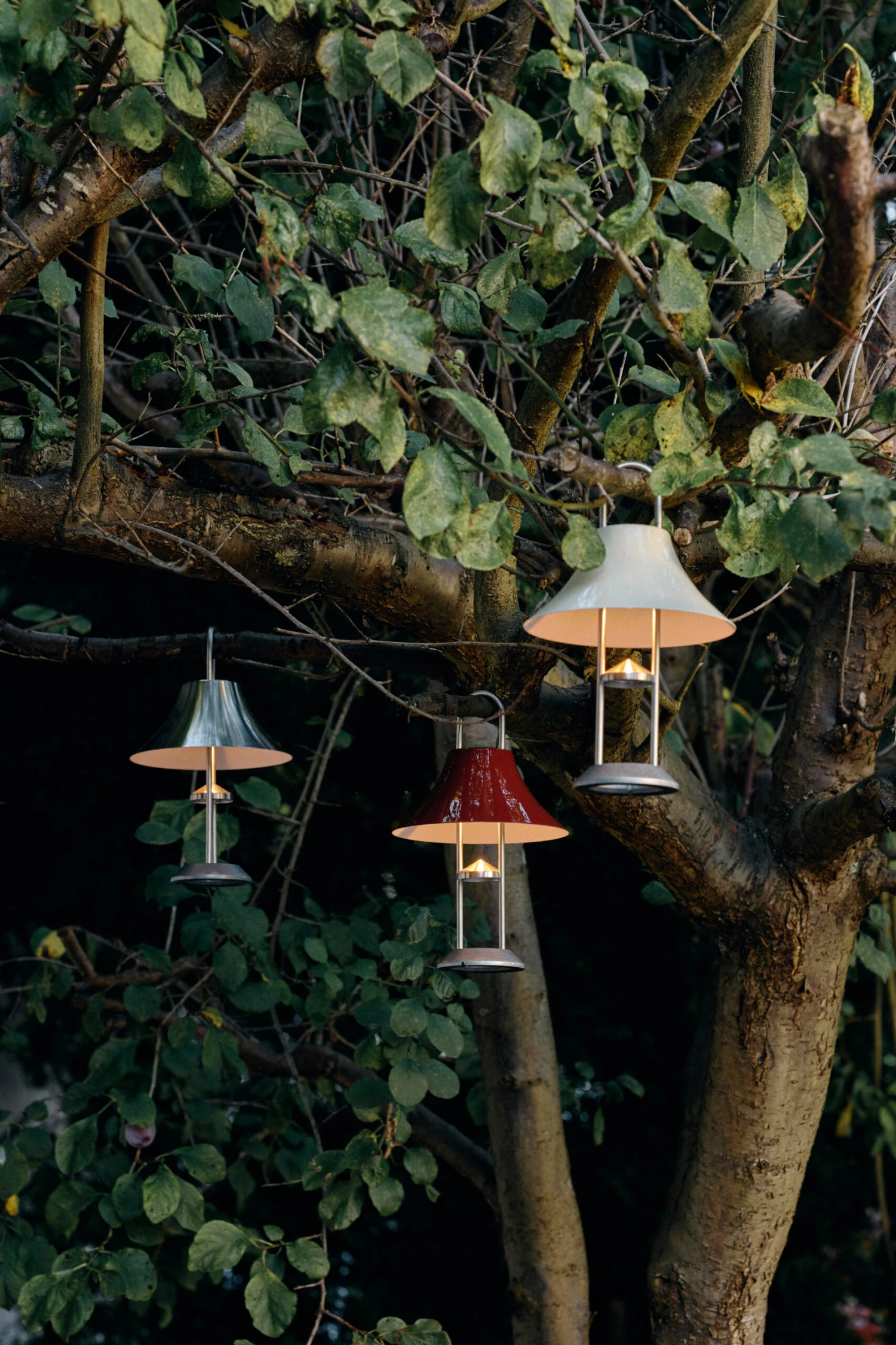 Hay Mousqueton Tragbare Tischleuchte 30,5cm 9 Hay Mousqueton Tragbare Tischleuchte 30,5cm – Bild 7